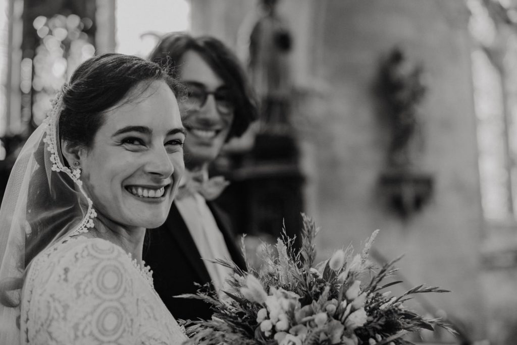 reportage photo mariage bretagne - seance photo couple mariage a la plage - mariage civil et laique en bretagne - photographe mariage paris - leslie photographie