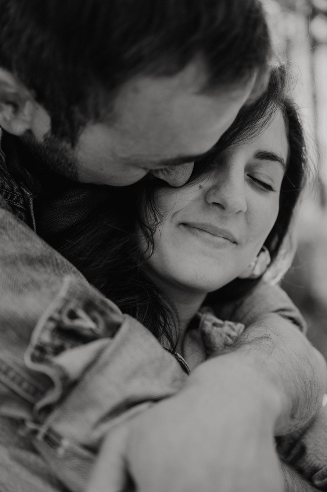 seance photo engagement - photographe mariage lifestyle paris - séance photo couple naturel - leslie photographie