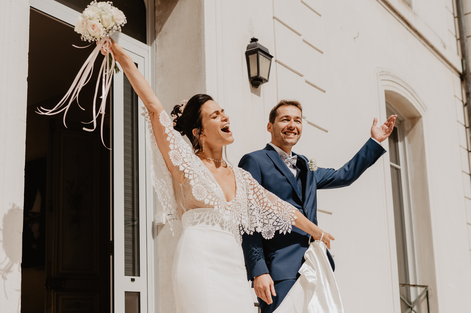 mariage civil louvres paris - seance photo couple mariage paris - photographe mariage yvelines - leslie photographie