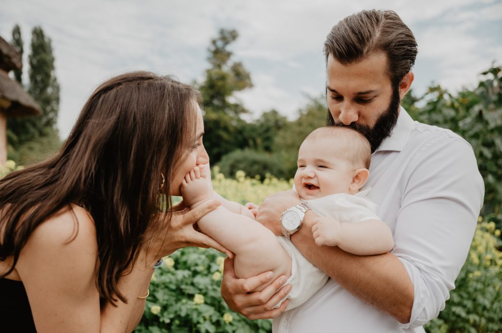 photographe familles paris - séances familles yvelines - reportage photo famille - séance photo famille en extérieur - leslie photographie